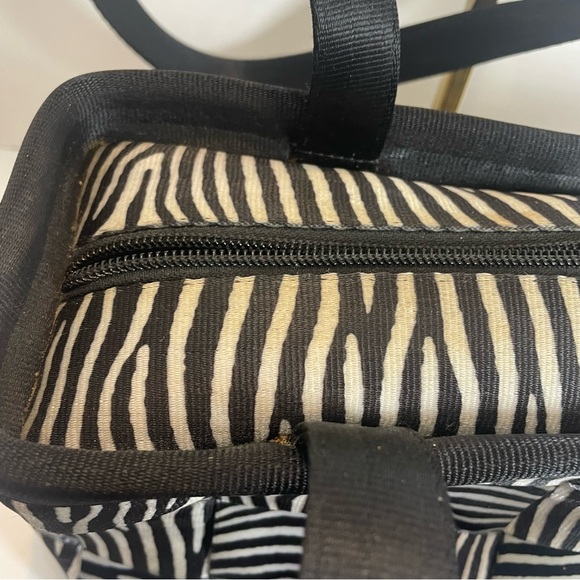 Harvey’s original seatbelt bag Zebra print tote. Pre-owned. - Picture 9 of 16